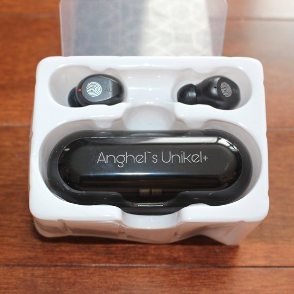 F9 BLUETOOTH EARPHONE V5.1 - Picture 1 of 8